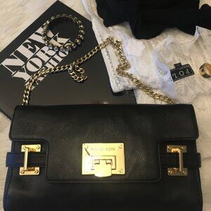 MICHAEL KORS Elegant Astrid Clutch With Gold Shoulder Chain